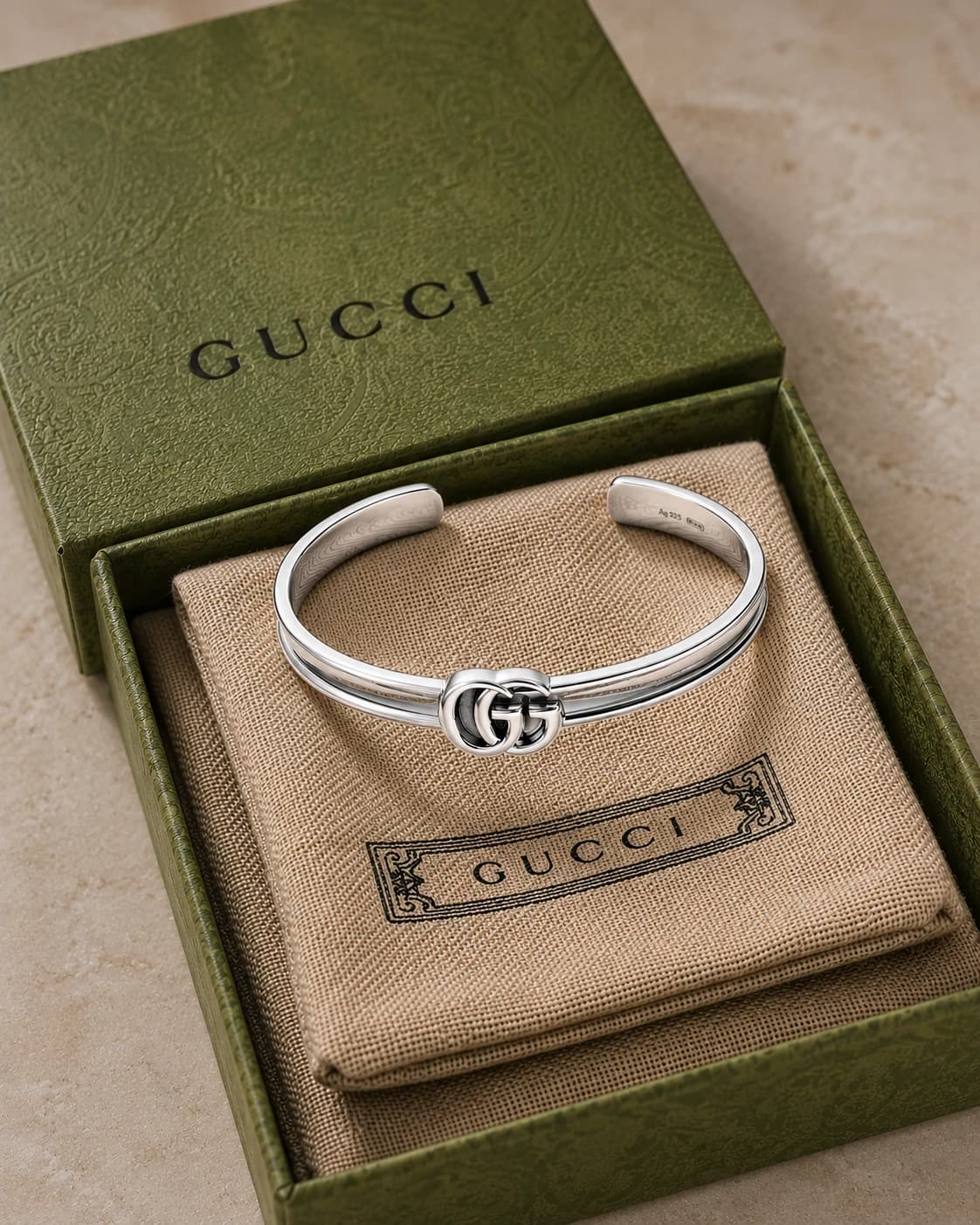 Gucci × Bracelete Gucci Double G em Prata